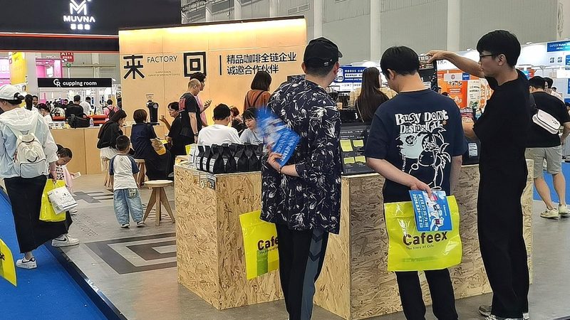 与免费素材相比，付费素材在质量、版权和个性化方面具有明显优势：